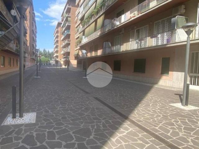 Appartamento in vendita a Municipio Roma VII, Roma Capitale