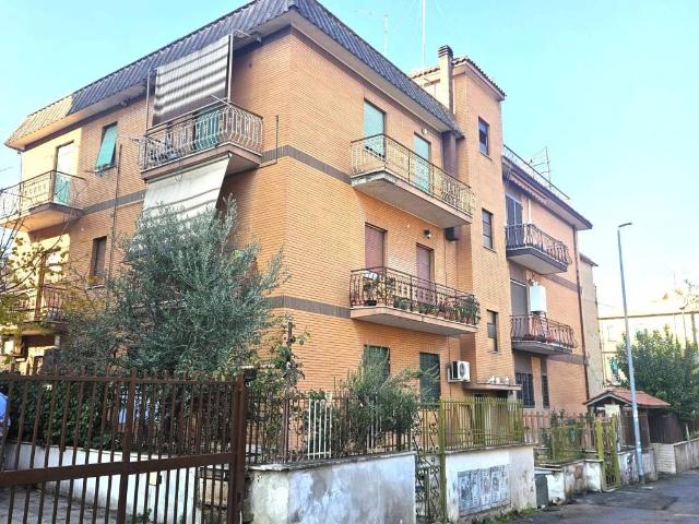 Appartamento in vendita a Torre Angela, Roma