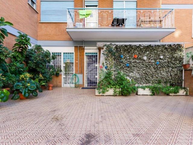 Appartamento in vendita a Municipio Roma VIII, Roma Capitale