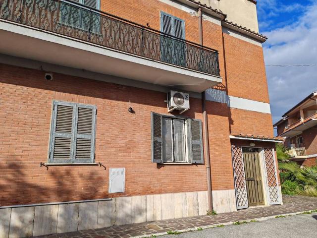Appartamento in vendita a Finocchio, Roma Capitale