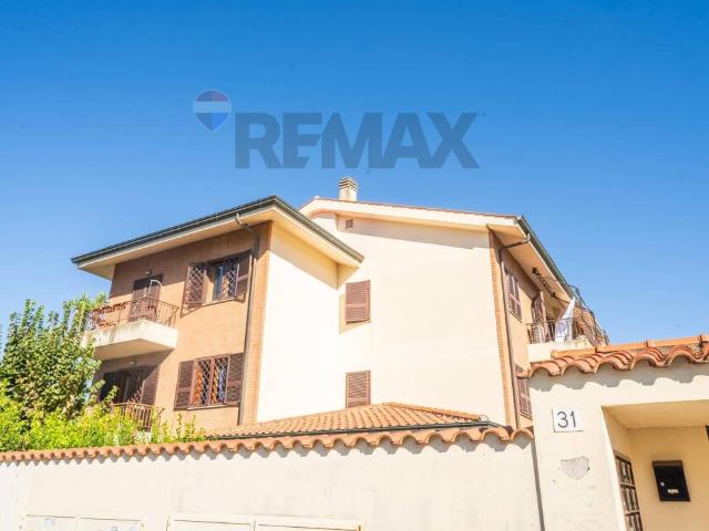 Appartamento in vendita a Romanina, Roma