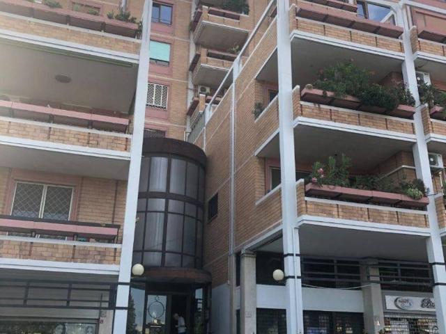 Appartamento in vendita a Municipio Roma VIII, Roma Capitale