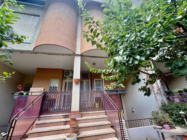 Appartamento in vendita a Madonnetta, Roma Capitale