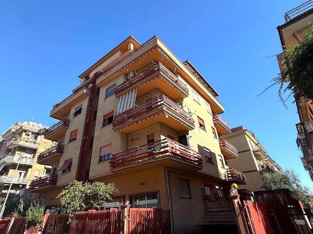 Appartamento in vendita a Torre Angela, Roma