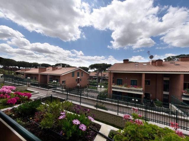 Appartamento in vendita a Grottarossa, Roma