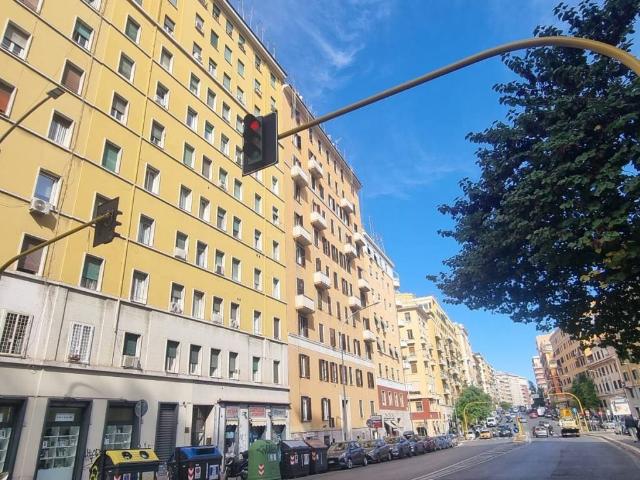 Appartamento in vendita a Municipio Roma VII, Roma Capitale