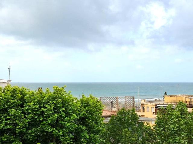 Appartamento in vendita a Lido di Ostia, Roma Capitale