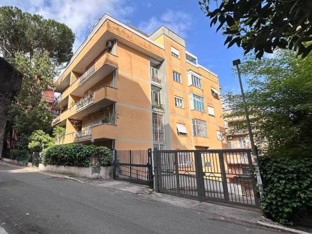 Appartamento in vendita a Municipio Roma XV, Roma Capitale