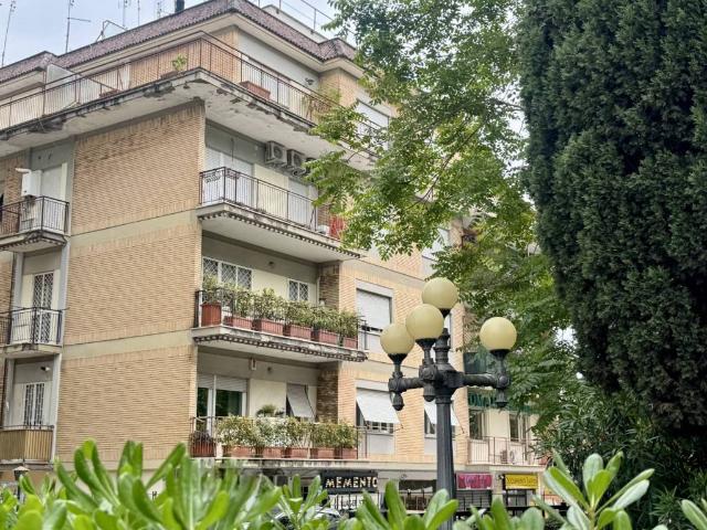 Appartamento in vendita a Municipio Roma XV, Roma Capitale