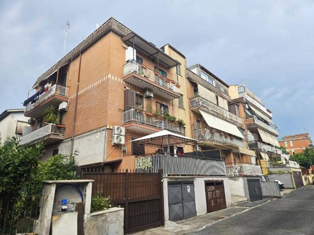 Appartamento in vendita a Villa Verde, Roma Capitale