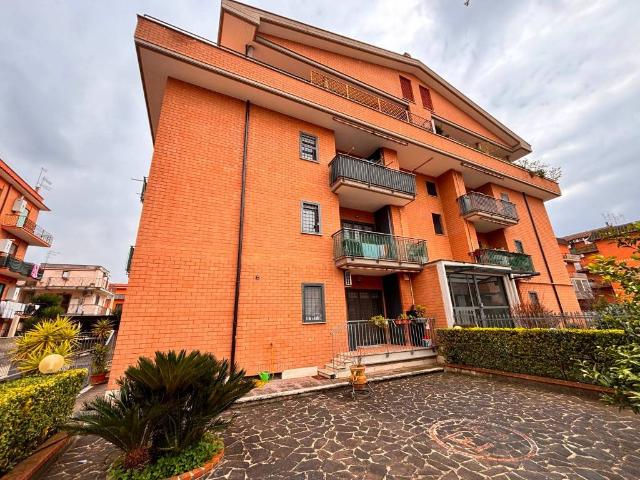 Appartamento in vendita a Villaggio Breda, Roma Capitale