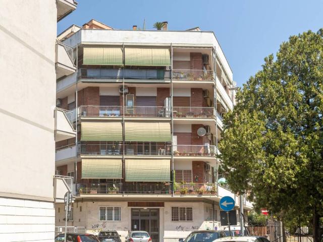 Appartamento in vendita a Municipio Roma VII, Roma Capitale