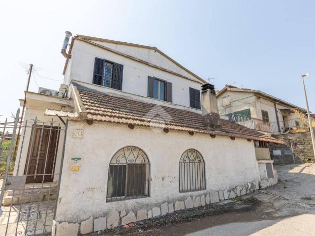 Appartamento in vendita a Centroni, Roma Capitale