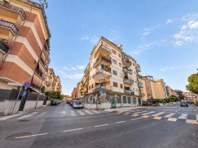 Appartamento in vendita a Municipio Roma VI, Roma Capitale