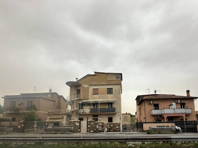 Appartamento in vendita a Ponte Linari, Roma Capitale
