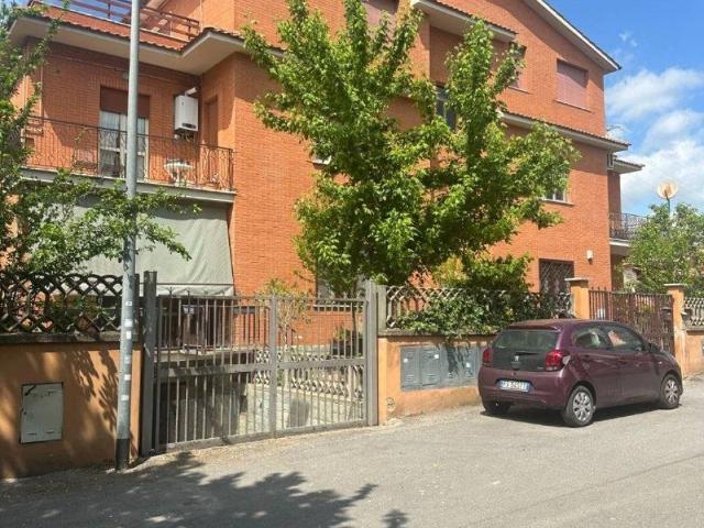 Appartamento in vendita a Municipio Roma XV, Roma Capitale