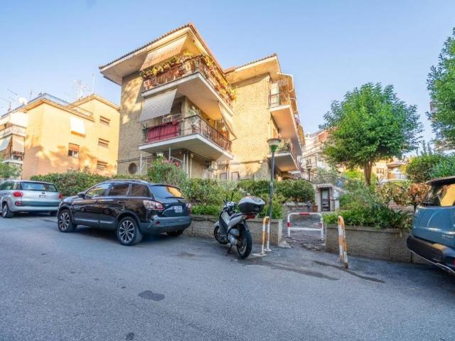 Appartamento in vendita a Municipio Roma XV, Roma