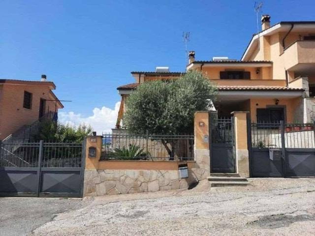 Appartamento in vendita a Valle Muricana, Montecompatri