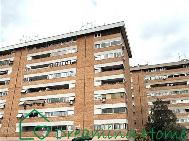 Appartamento in vendita a Spinaceto, Roma Capitale