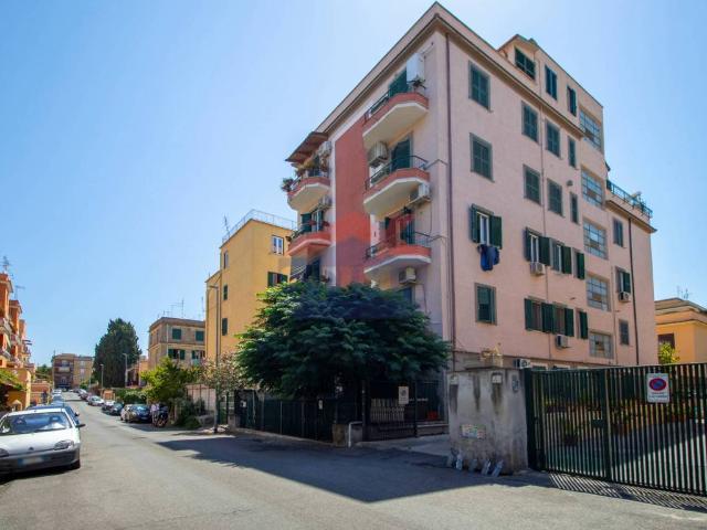 Appartamento in vendita a Municipio Roma V, Roma Capitale