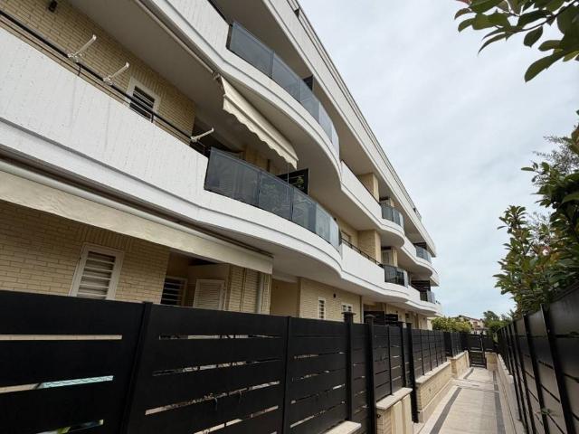 Appartamento in vendita a Centroni, Roma Capitale