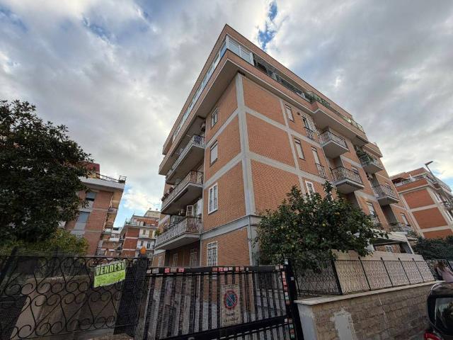 Appartamento in vendita a Municipio Roma XI, Roma Capitale