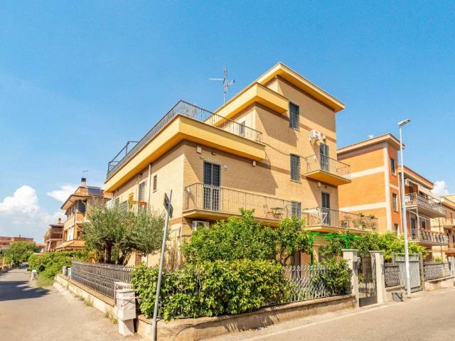 Appartamento in vendita a Finocchio, Roma Capitale