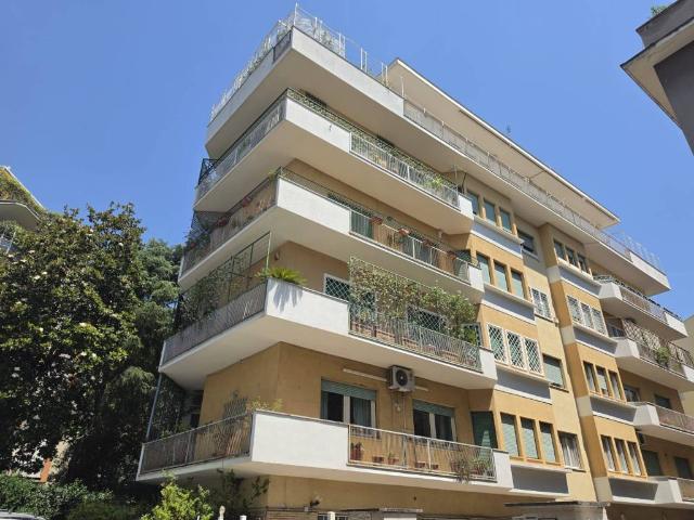 Appartamento in vendita a Municipio Roma XV, Roma Capitale