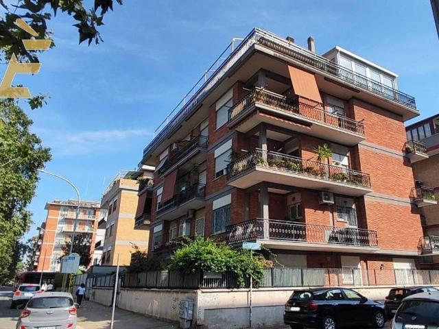 Appartamento in vendita a Municipio Roma VII, Roma Capitale
