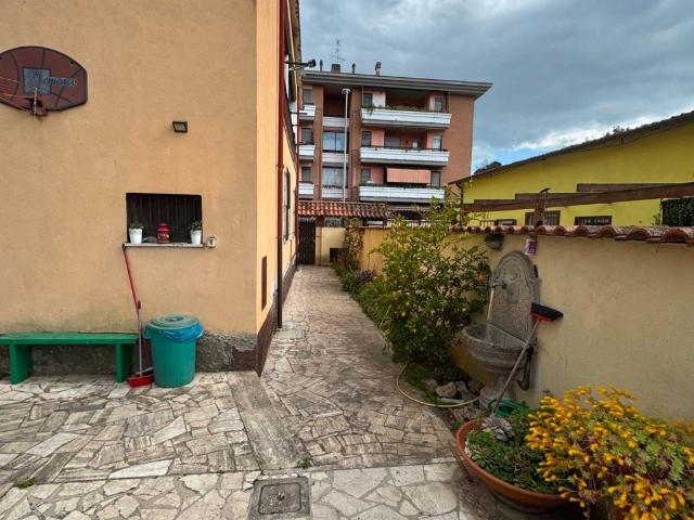 Appartamento in vendita a Falcognana, Roma Capitale