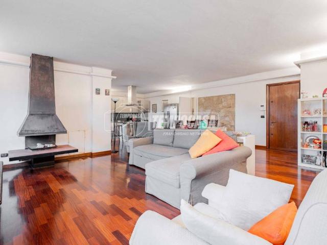 Appartamento in vendita a Mostacciano, Roma Capitale