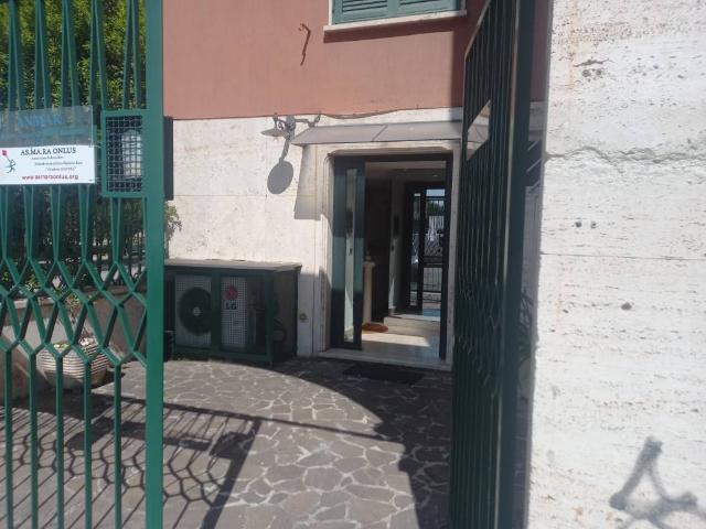 Appartamento in vendita a Municipio Roma VIII, Roma Capitale