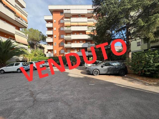 Appartamento in vendita a Mostacciano, Roma Capitale