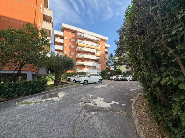Appartamento in vendita a Mostacciano, Roma Capitale