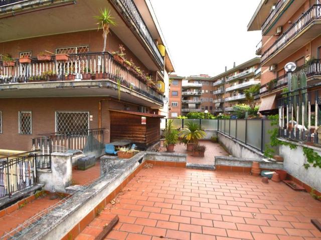 Appartamento in vendita a Casetta Mattei, Roma