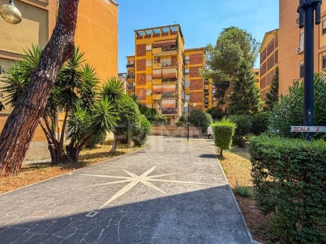 Appartamento in vendita a Municipio Roma VII, Roma Capitale