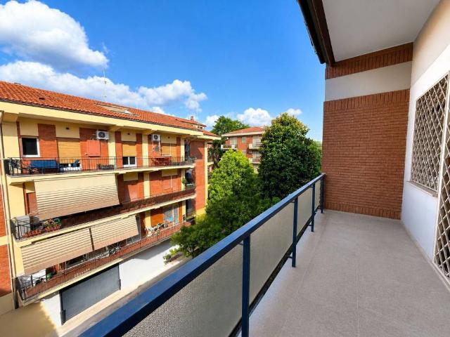 Appartamento in vendita a Spinaceto, Roma Capitale