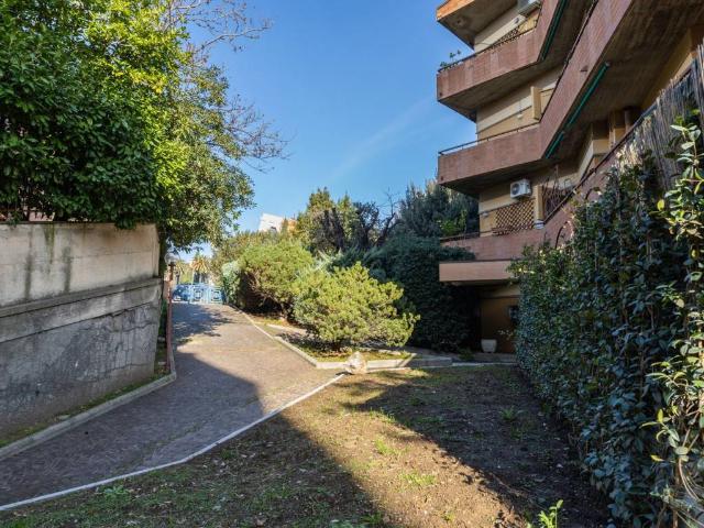 Appartamento in vendita a Municipio Roma XI, Roma Capitale