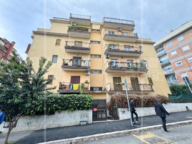 Appartamento in vendita a Municipio Roma XI, Roma Capitale