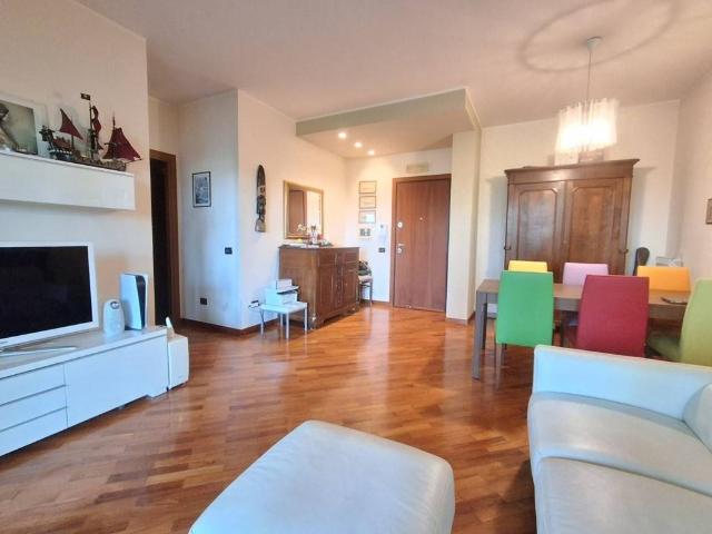Appartamento in vendita a Municipio Roma IX, Roma Capitale