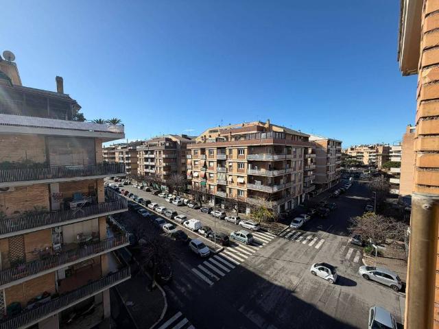 Appartamento in vendita a Lido di Ostia, Roma Capitale