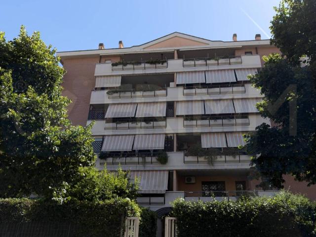 Appartamento in vendita a Municipio Roma IX, Roma Capitale