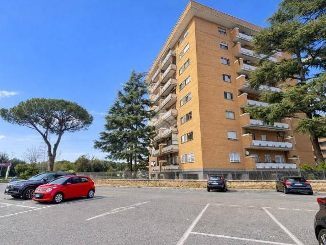 Appartamento in vendita a Municipio Roma VII, Roma Capitale