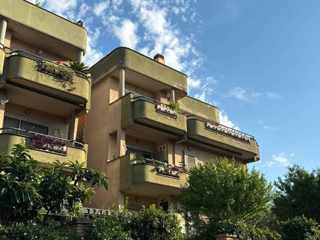Appartamento in vendita a Villaggio Breda, Roma Capitale