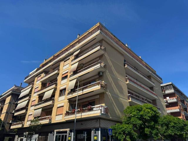 Appartamento in vendita a Lido di Ostia, Roma Capitale