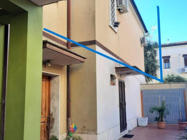 Appartamento in vendita a Municipio Roma X, Roma Capitale