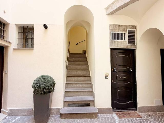 Appartamento in vendita a Regola, Roma