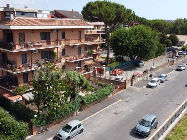 Appartamento in vendita a Municipio Roma VII, Roma Capitale