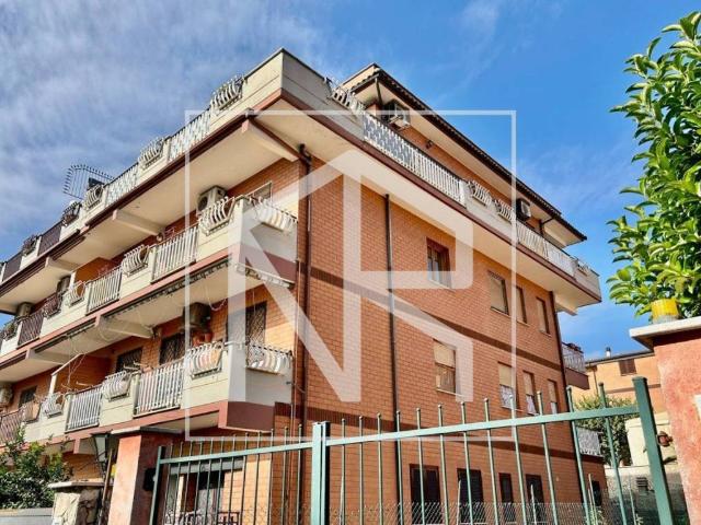 Appartamento in vendita a Prato Fiorito, Roma Capitale