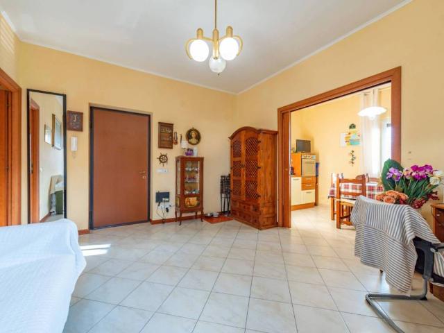 Appartamento in vendita a Municipio Roma X, Roma Capitale